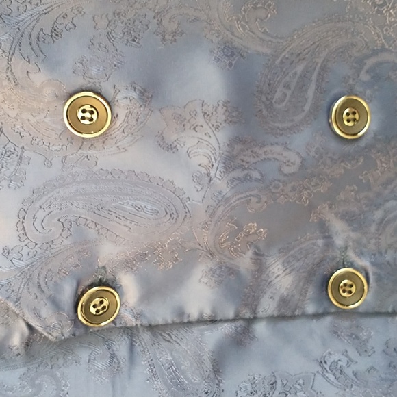 Men's Vest - Picture 2 of 4